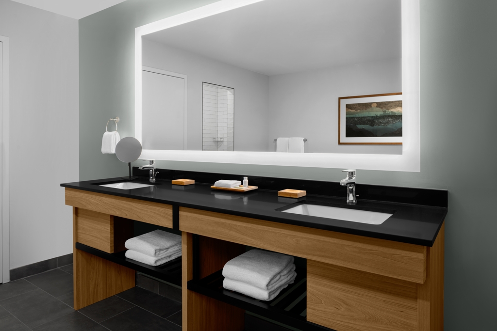 Casanova Suite Bathroom Angle 2