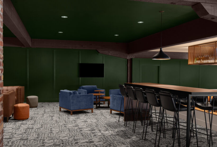 Restaurant Lounge Angle 2